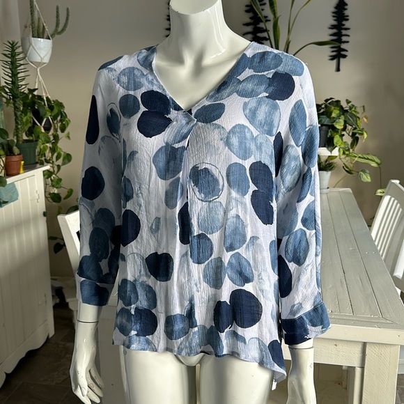 Papillon Blanc Tops - PAPILLION size small ladies VISCOSE flowing Boho blue two-tone with white shirt